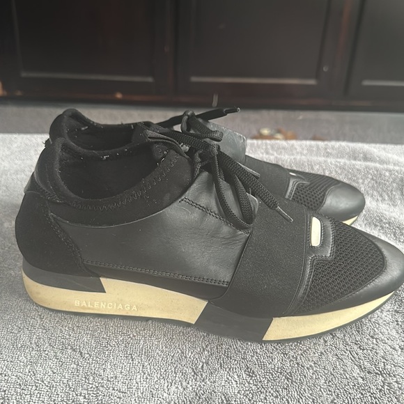 Balenciaga women shoes gently used! - Picture 2 of 4